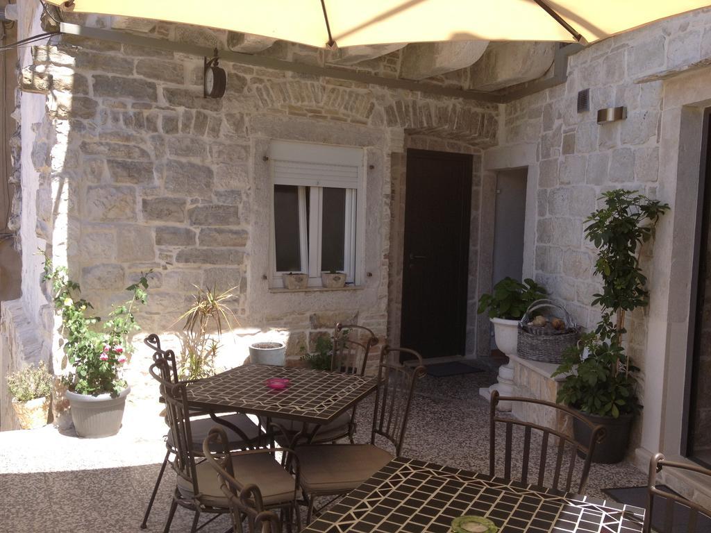 Guest House Laura Split Exterior photo