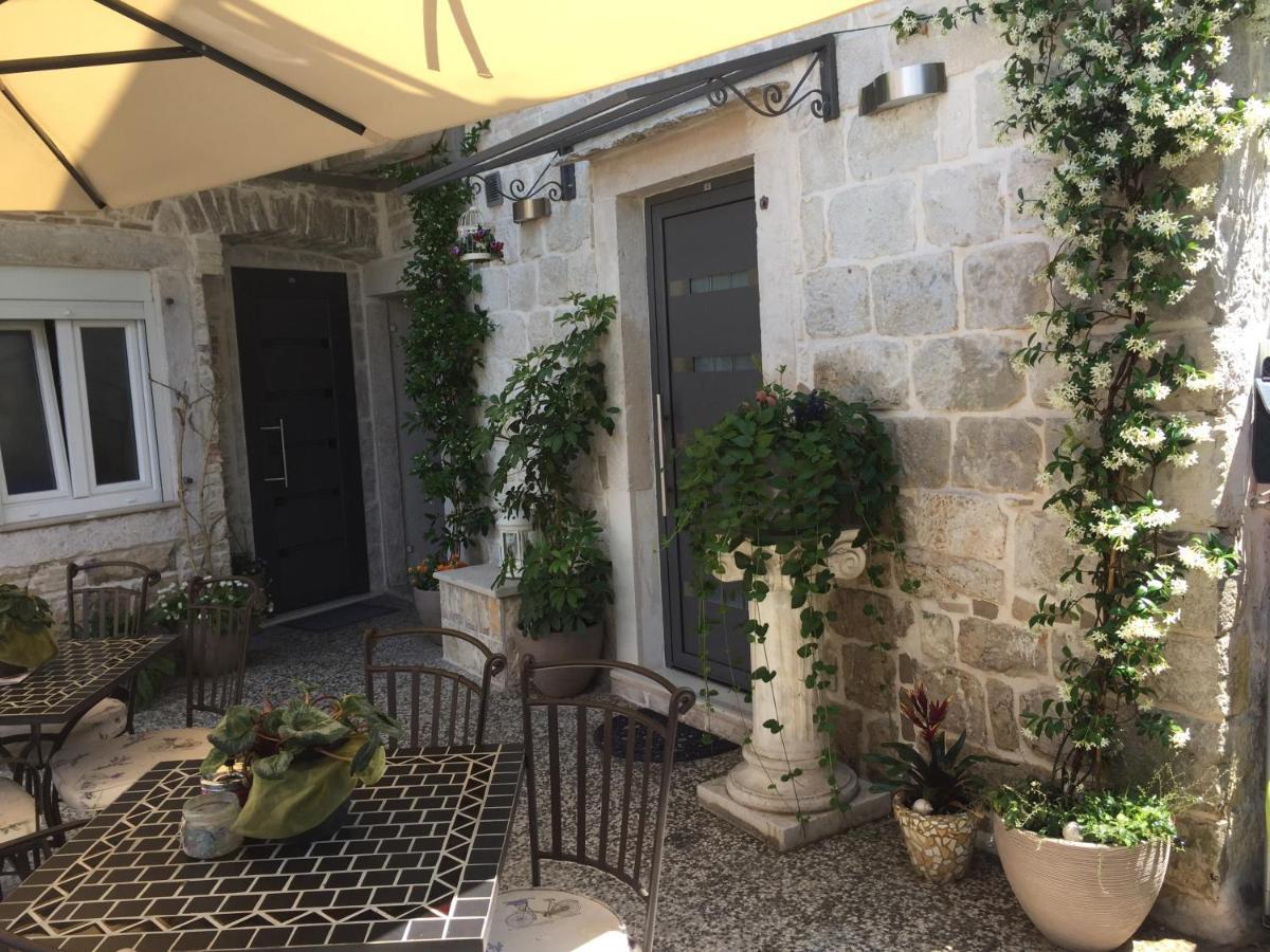 Guest House Laura Split Exterior photo